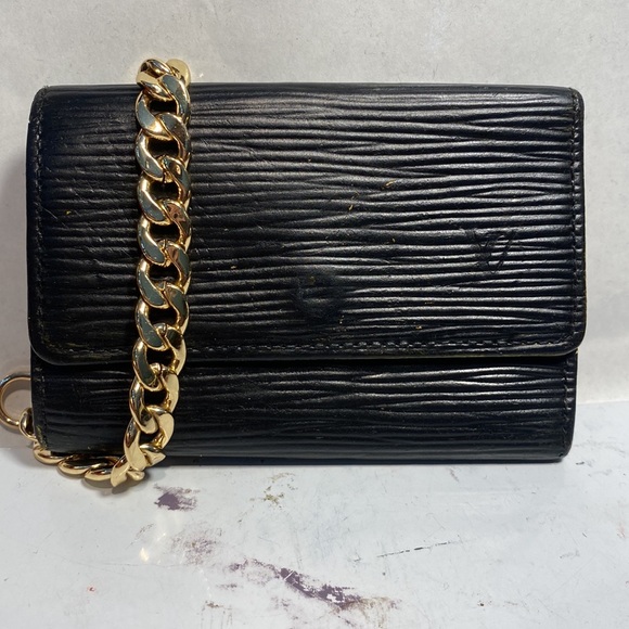 Louis Vuitton Accessories - Authentic Louis Vuitton Epi Key Case